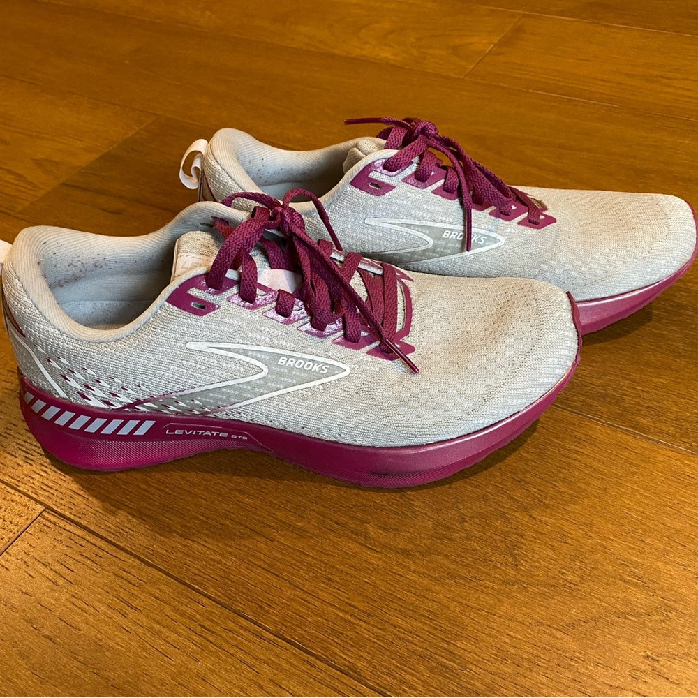 Brooks Women's Levitate 5 Neutral Running Shoe